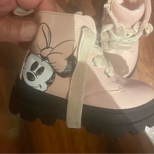 Minnie Mouse pink H&M infant boots 4/5